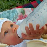 Mniej białka w produktach dla niemowląt