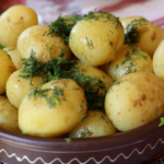 Ziemniak – niedoceniany<br> produkt z witaminą C,<br> potasem i błonnikiem
